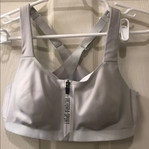 Victoria’s Secret Knockout sports bra 36c. White